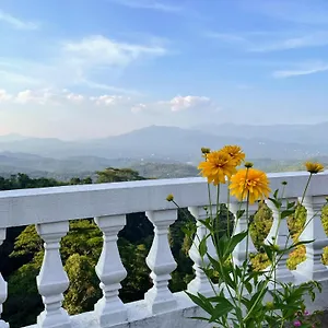 Отель Bellwood Hills &, Канди